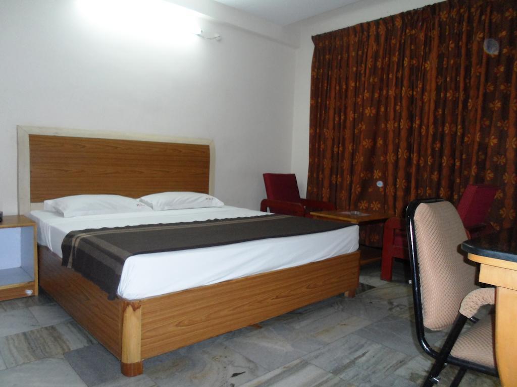 Hotel Bhimas Paradise ティルパティ 部屋 写真